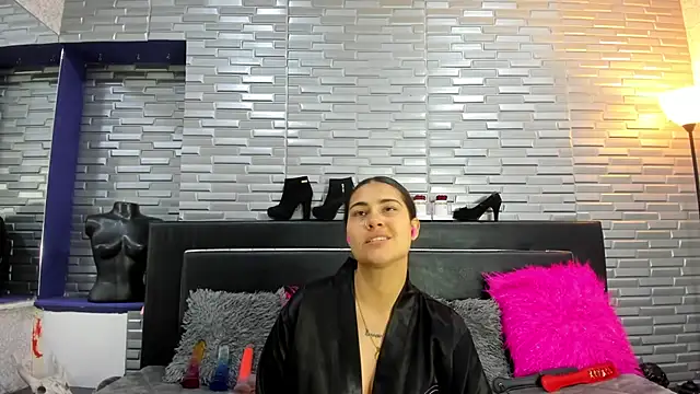 Snapshot of ChloeMorelli chatting on October 3, 2025, 2:30 am ChloeMorelli online show from October 3, 2025, 2:30 am