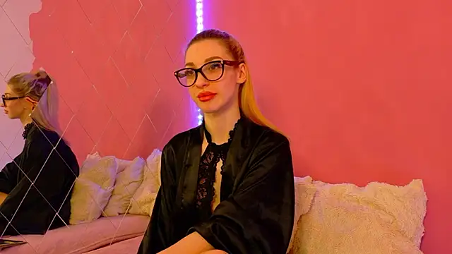 Sia a online show from February 9, 2026, 5:11 am