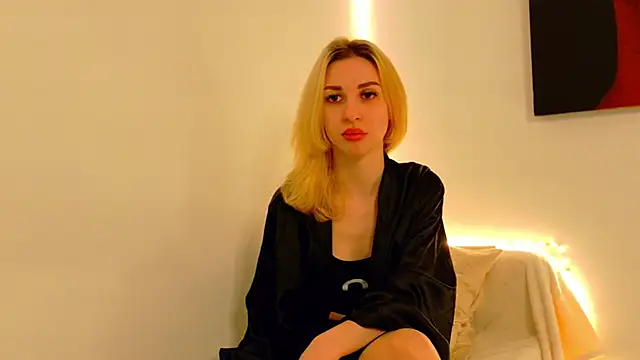 Snapshot of Sia_a chatting on March 19, 2026, 6:28 am Sia a online show from March 19, 2026, 6:28 am