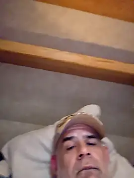 Snapshot of DeeBestEver chatting on October 11, 2025, 8:29 pm DeeBestEver online show from October 11, 2025, 8:29 pm