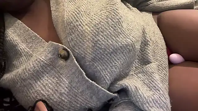 Snapshot of nanaisbackk chatting on October 11, 2025, 8:40 pm nanaisbackk online show from October 11, 2025, 8:40 pm