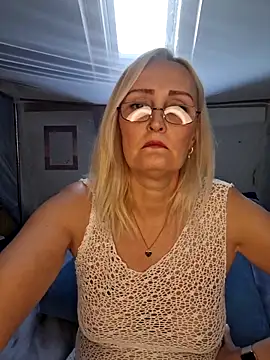 Jenny Blum online show from December 1, 2025, 1:05 pm