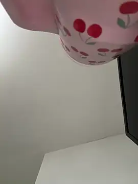 Victoria6989 online show from February 11, 2026, 4:23 pm