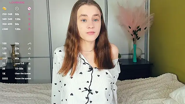 JinnyMcie online show from April 30, 2026, 9:15 am