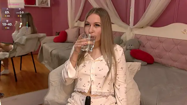 AnySlim online show from November 14, 2025, 3:33 pm