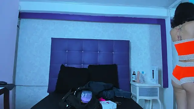 Snapshot of LeaMoreau22 chatting on October 16, 2025, 12:17 pm LeaMoreau22 online show from October 16, 2025, 12:17 pm