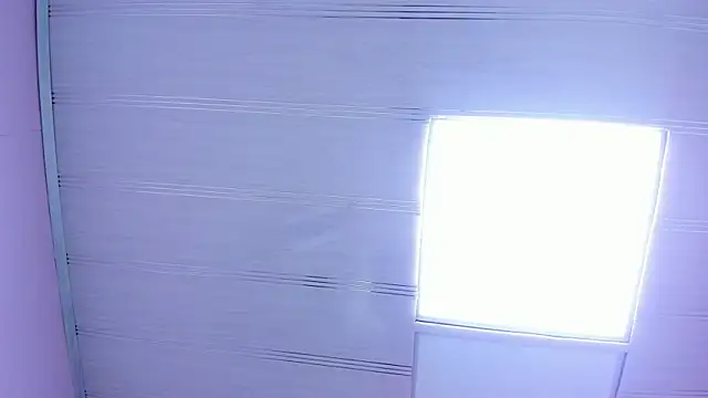 Snapshot of LeaMoreau22 chatting on October 22, 2025, 11:10 am LeaMoreau22 online show from October 22, 2025, 11:10 am