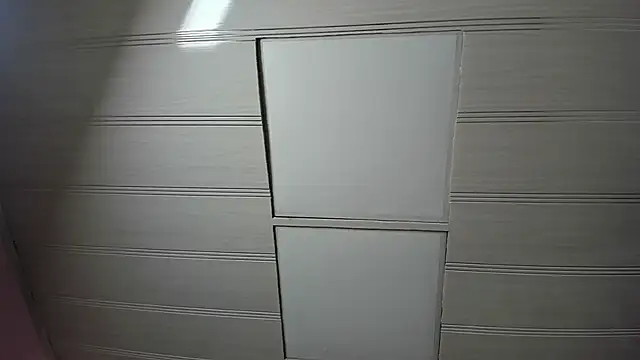 Snapshot of LeaMoreau22 chatting on October 25, 2025, 11:51 am LeaMoreau22 online show from October 25, 2025, 11:51 am