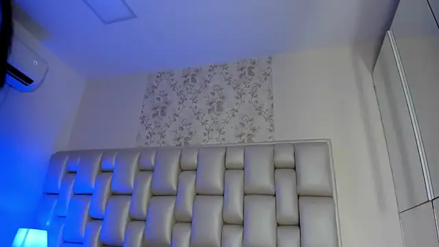 Snapshot of Peyton_louise chatting on November 11, 2025, 5:24 pm Peyton louise online show from November 11, 2025, 5:24 pm