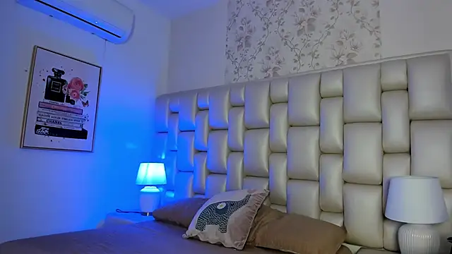 Snapshot of Peyton_louise chatting on November 12, 2025, 11:54 am Peyton louise online show from November 12, 2025, 11:54 am