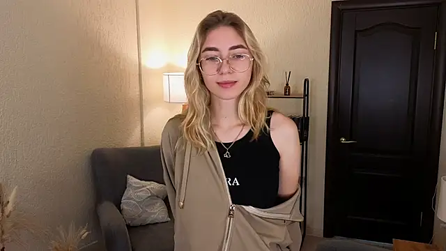 KatherineWill online show from October 8, 2025, 7:50 am