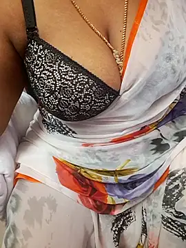 Snapshot of Tamil_Ammani chatting on October 4, 2025, 7:39 am Tamil Ammani online show from October 4, 2025, 7:39 am