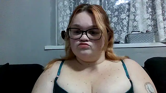 Snapshot of Curvy-AmyX chatting on November 16, 2025, 10:59 pm Curvy-AmyX online show from November 16, 2025, 10:59 pm