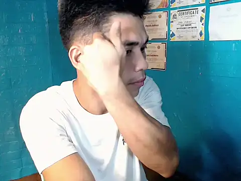 Cute Lucas online show from November 4, 2025, 5:01 pm