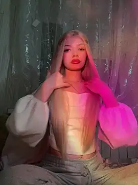  Siennaaa  online show from February 27, 2026, 6:08 pm