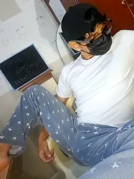 Snapshot of oppaboy chatting on October 3, 2025, 4:31 am oppaboy online show from October 3, 2025, 4:31 am