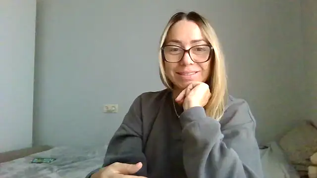 Kinky21 online show from October 8, 2025, 9:40 am