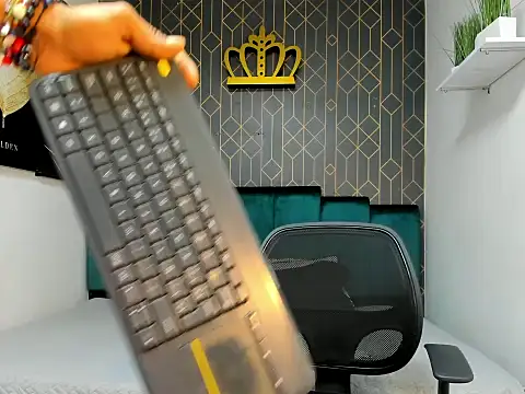 Snapshot of casike1 chatting on November 12, 2025, 11:25 pm casike1 online show from November 12, 2025, 11:25 pm