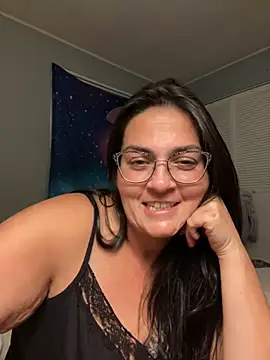 Snapshot of feralnative chatting on October 7, 2025, 3:47 am feralnative online show from October 7, 2025, 3:47 am