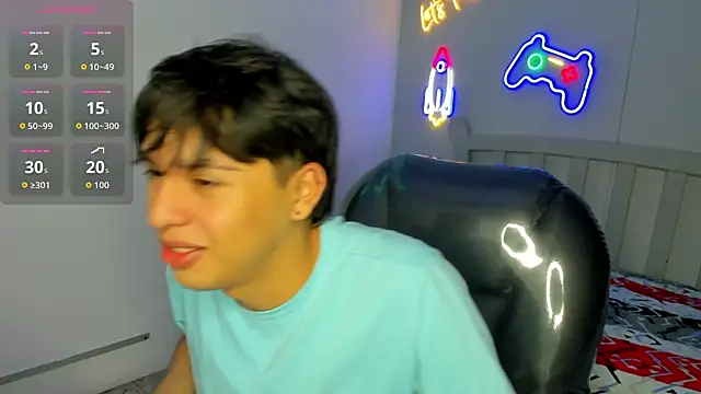 StiwenTwink online show from October 23, 2025, 1:54 pm