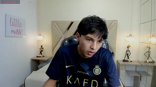 StiwenTwink online show from March 21, 2026, 4:21 pm