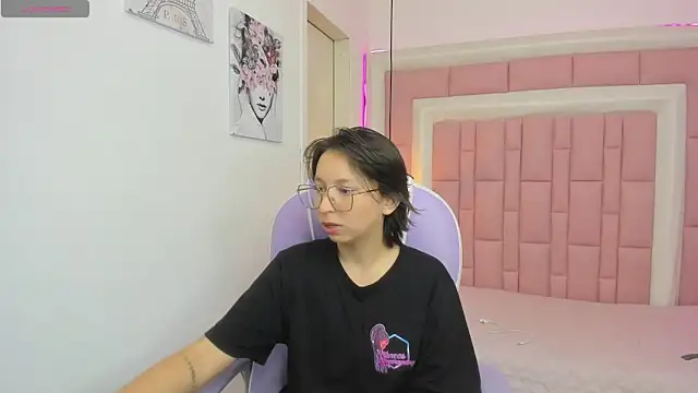 Klaret Toy online show from May 13, 2026, 4:37 pm