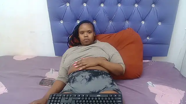 Snapshot of XYummyDoll32 chatting on October 22, 2025, 3:01 pm XYummyDoll32 online show from October 22, 2025, 3:01 pm