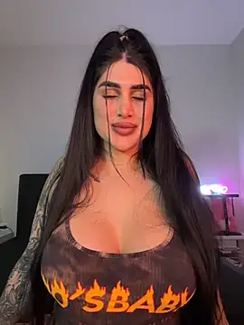 Snapshot of Niinarosee chatting on April 20, 2026, 2:03 am Niinarosee online show from April 20, 2026, 2:03 am