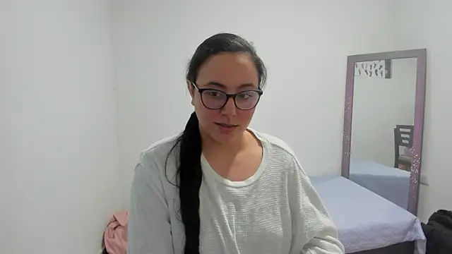 Venus cat  online show from October 16, 2025, 9:38 pm