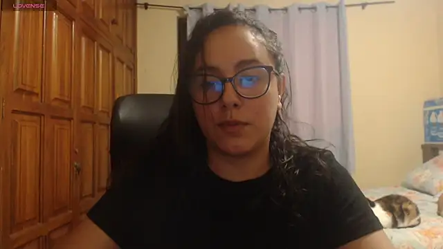 Venus cat  online show from December 18, 2025, 4:18 am