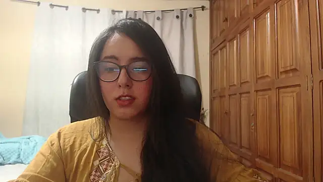 Snapshot of Venus_cat_ chatting on June 16, 2026, 9:17 pm Venus cat online show from June 16, 2026, 9:17 pm