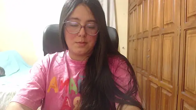 Snapshot of Venus_cat_ chatting on July 5, 2026, 2:29 am Venus cat online show from July 5, 2026, 2:29 am