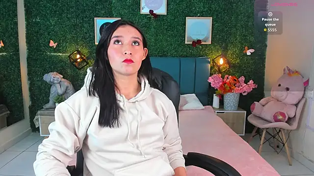 Snapshot of Rubyvixxen_ chatting on October 22, 2025, 3:18 am Rubyvixxen online show from October 22, 2025, 3:18 am