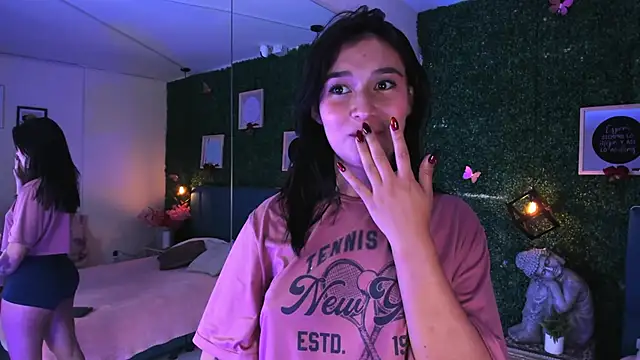 Snapshot of Rubyvixxen_ chatting on October 28, 2025, 3:43 am Rubyvixxen online show from October 28, 2025, 3:43 am