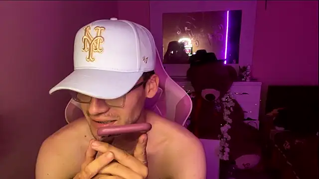 andreshot23 online show from October 5, 2025, 1:48 am