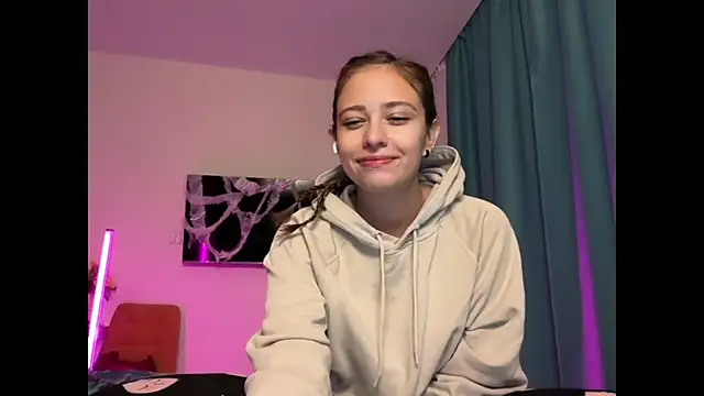 Snapshot of erikaa_miuu chatting on October 25, 2025, 5:08 pm erikaa miuu online show from October 25, 2025, 5:08 pm