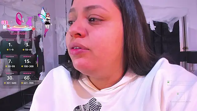 Snapshot of MayaCurvy chatting on October 23, 2025, 3:28 am MayaCurvy online show from October 23, 2025, 3:28 am