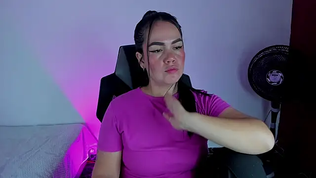 sweet charm  online show from January 11, 2026, 9:09 pm