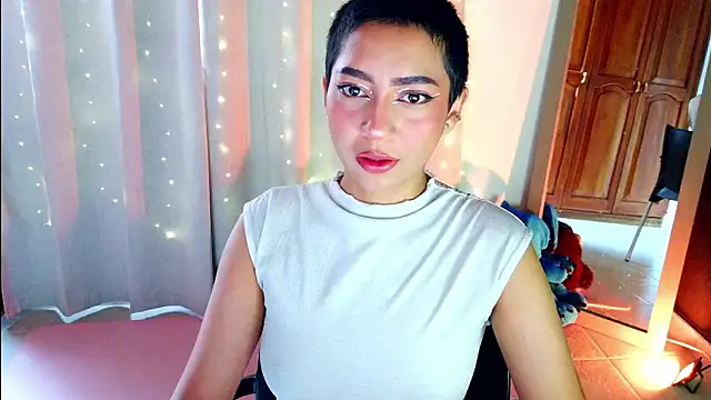 Snapshot of emma_web_ chatting on March 6, 2026, 5:09 pm emma web online show from March 6, 2026, 5:09 pm