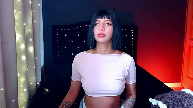 Snapshot of emma_web_ chatting on April 8, 2026, 1:11 pm emma web online show from April 8, 2026, 1:11 pm