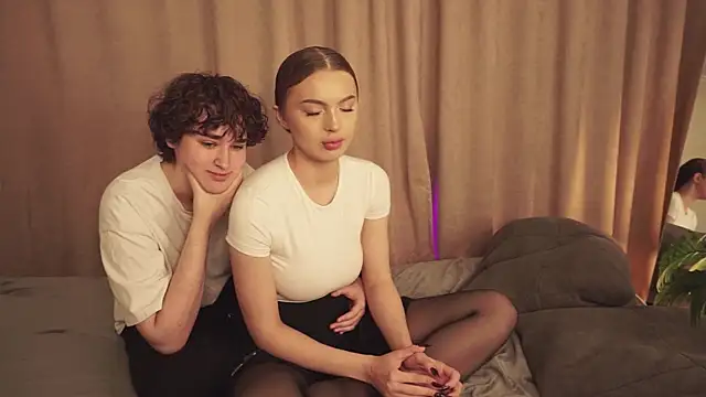 couplesilk online show from October 1, 2025, 5:08 pm