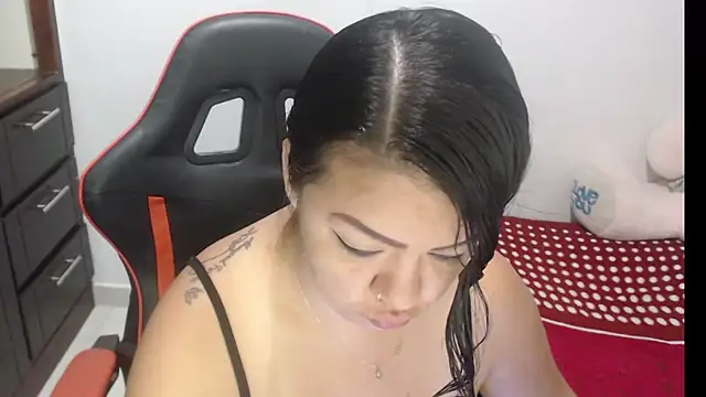 Snapshot of emily_sexxx chatting on June 9, 2026, 6:47 am emily sexxx online show from June 9, 2026, 6:47 am