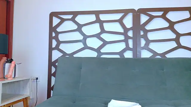 ashley jonee online show from December 17, 2025, 7:42 pm