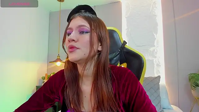 Snapshot of ariel_blossomm chatting on October 31, 2025, 12:39 pm ariel blossomm online show from October 31, 2025, 12:39 pm