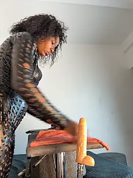 Snapshot of MerliaSsomer chatting on October 21, 2025, 1:23 pm MerliaSsomer online show from October 21, 2025, 1:23 pm