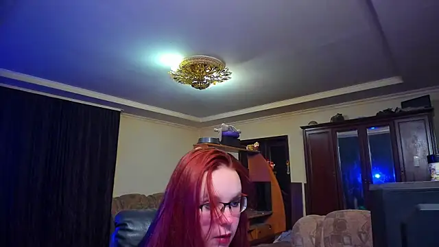 JustFoxyee online show from October 5, 2025, 8:07 pm