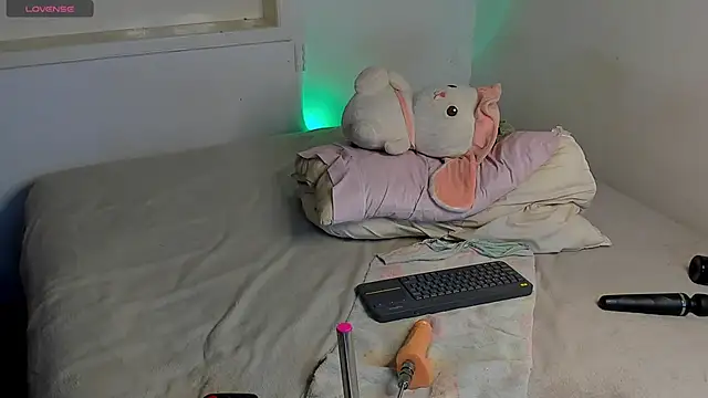 Alejarossi online show from January 19, 2026, 4:33 pm