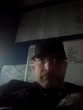 Snapshot of Curious9884 chatting on April 8, 2026, 6:02 am Curious9884 online show from April 8, 2026, 6:02 am