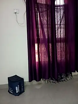 Kitty 18teen online show from November 24, 2025, 10:15 am