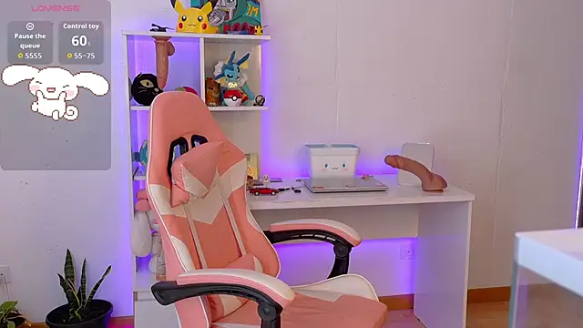 Snapshot of Sallie_Doll chatting on October 23, 2025, 4:39 pm Sallie Doll online show from October 23, 2025, 4:39 pm